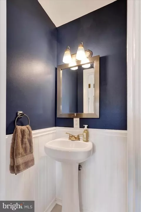 408 W 6th St, Lititz, PA 17543 photo 11