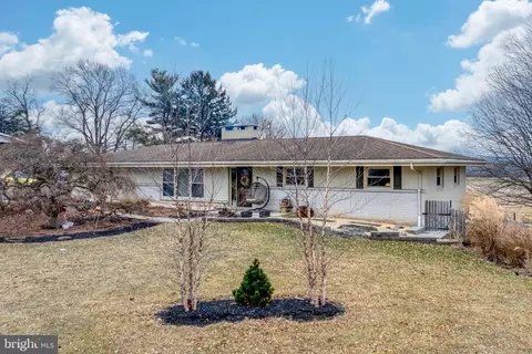 2524 Bachmantown Rd, Ronks, PA 17572