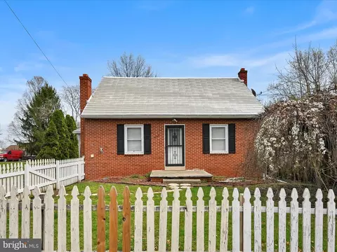 825 N Hanover St, Elizabethtown, PA 17022