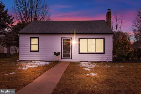 17 Columbia Ave, Mount Joy, PA 17552