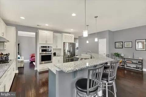 Kitchen - 1071 Presidents Dr, Lititz, PA 17543 photo 4 of 6