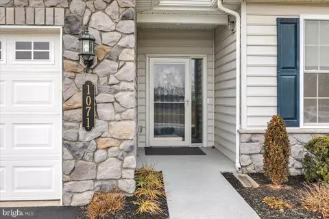 Entry Way - 1071 Presidents Dr, Lititz, PA 17543 photo 4 of 6