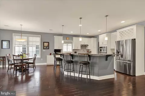 Kitchen - 1071 Presidents Dr, Lititz, PA 17543 photo 5 of 6