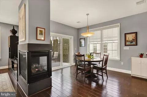 Dining - 1071 Presidents Dr, Lititz, PA 17543 photo 2 of 2