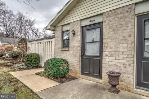 406 Valleybrook Dr, Lancaster, PA 17601
