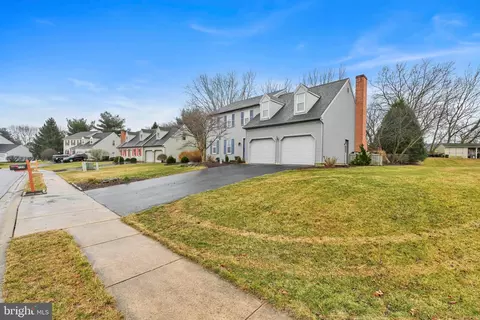 729 Rosemont Dr, Lititz, PA 17543 photo 4