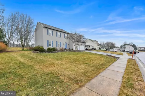 729 Rosemont Dr, Lititz, PA 17543 photo 2