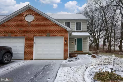 3993 Parkside Ct, Mount Joy, PA 17552
