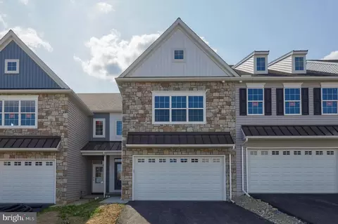 2484 Spring Water Cir, Lancaster, PA 17601