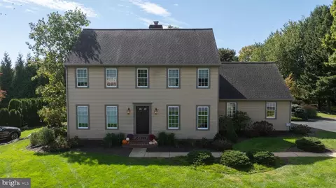 6 Bennington Cir, Lititz, PA 17543 photo 2