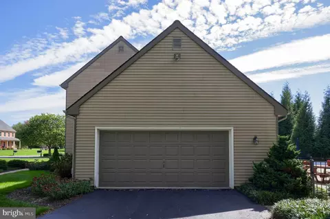 6 Bennington Cir, Lititz, PA 17543 photo 9
