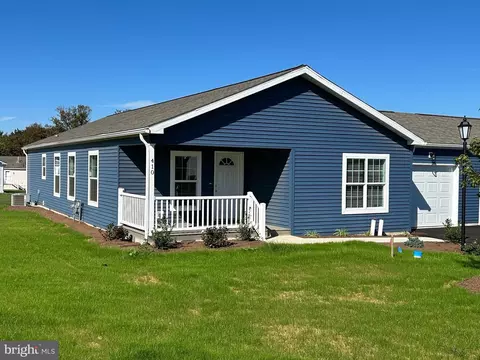 410 Eastwood Ln, Lancaster, PA 17601