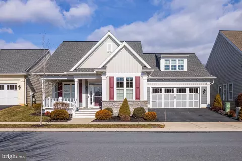 540 Constitution Dr, Ephrata, PA 17522