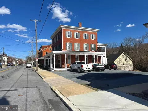 47 E Main St, Adamstown, PA 19501