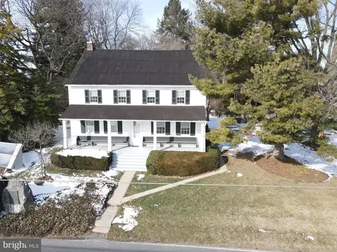 1243 Long Ln, Millersville, PA 17551