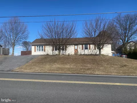 1155 E Newport Rd, Lititz, PA 17543