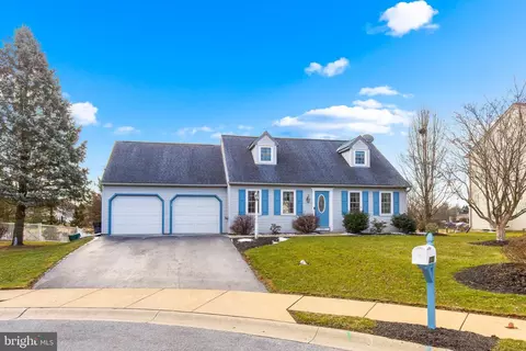 5720 Pine St, East Petersburg, PA 17520