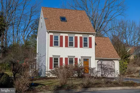 1705 Saint Paul Cir, Lancaster, PA 17603
