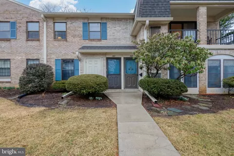 309 Valleybrook Dr, Lancaster, PA 17601