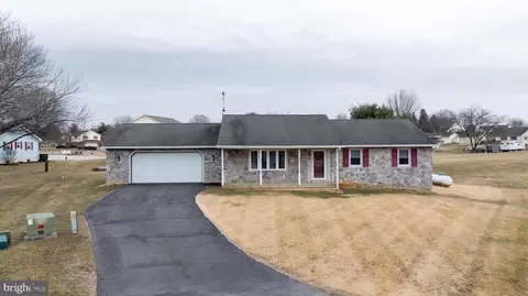 11 Royal Cir, Gordonville, PA 17529