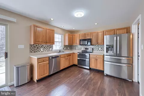 Kitchen - 401 Crosswinds Dr, Lititz, PA 17543 photo 1 of 4