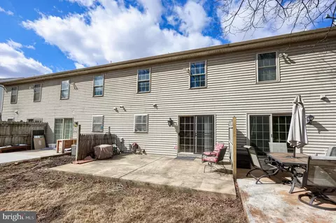 Exterior - 401 Crosswinds Dr, Lititz, PA 17543 photo 3 of 3
