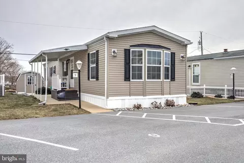 9 Countryside Dr, Gordonville, PA 17529