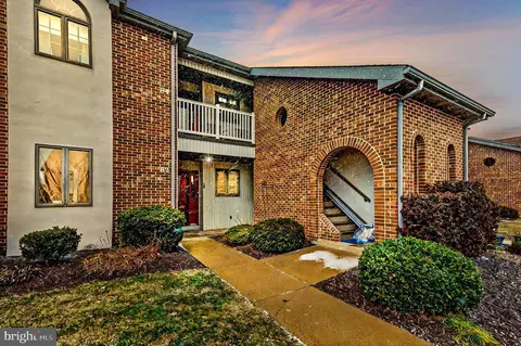 84 Black Oak Dr, Lancaster, PA 17602