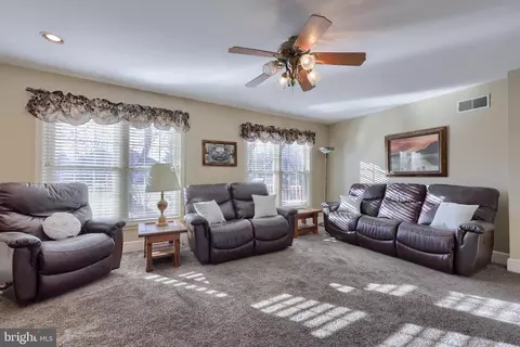 Living - 128 Hammersmith Ln, Lititz, PA 17543 photo 5 of 5