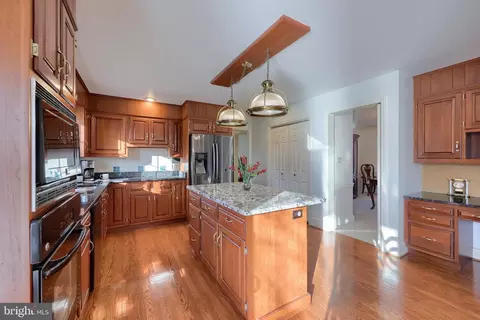Kitchen - 128 Hammersmith Ln, Lititz, PA 17543 photo 2 of 5