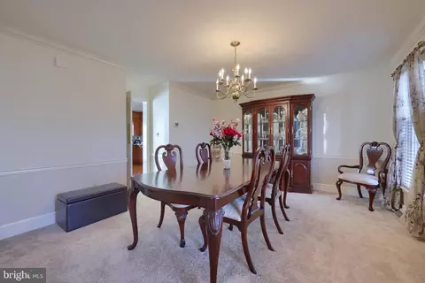 Dining - 128 Hammersmith Ln, Lititz, PA 17543 photo 3 of 8