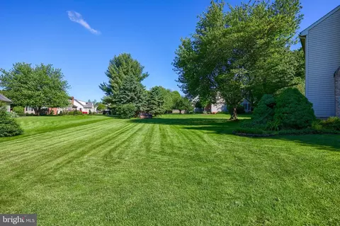 Exterior - 128 Hammersmith Ln, Lititz, PA 17543 photo 3 of 13
