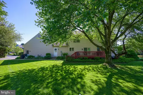 Exterior - 128 Hammersmith Ln, Lititz, PA 17543 photo 8 of 13