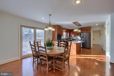 Dining - 128 Hammersmith Ln, Lititz, PA 17543 photo 5 of 8