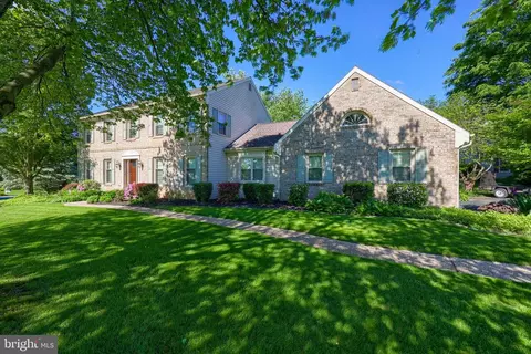Exterior - 128 Hammersmith Ln, Lititz, PA 17543 photo 10 of 13