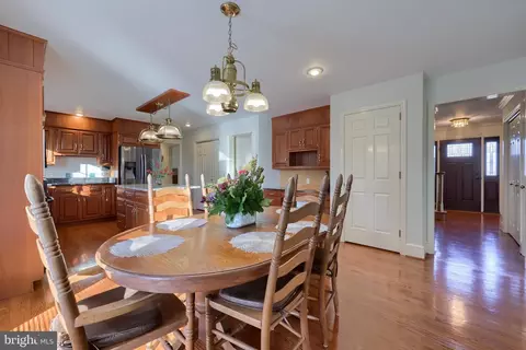 Dining - 128 Hammersmith Ln, Lititz, PA 17543 photo 8 of 8