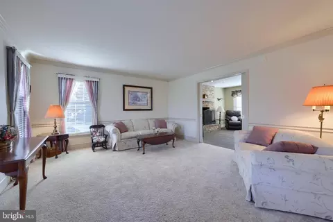 Living - 128 Hammersmith Ln, Lititz, PA 17543 photo 1 of 5