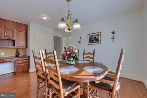 Dining - 128 Hammersmith Ln, Lititz, PA 17543 photo 7 of 8