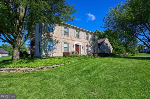 Exterior - 128 Hammersmith Ln, Lititz, PA 17543 photo 12 of 13