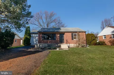 1915 Wabank Rd, Millersville, PA 17551