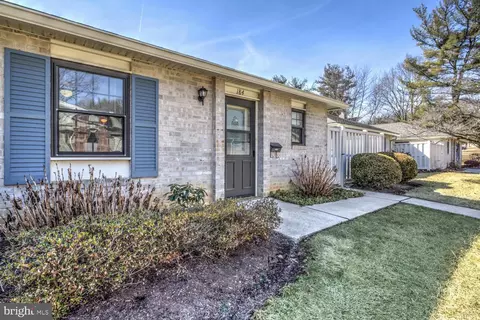 184 Valleybrook Dr, Lancaster, PA 17601