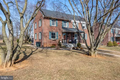 955 Green Ter, Lancaster, PA 17601