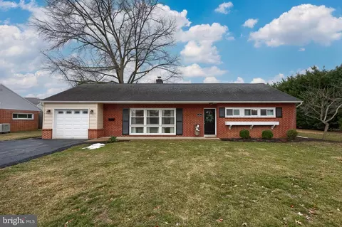 40 Stanley Ave, Landisville, PA 17538