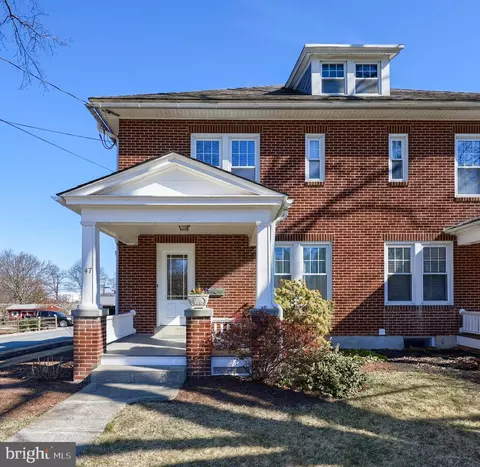 47 E Brandt Blvd, Landisville, PA 17538
