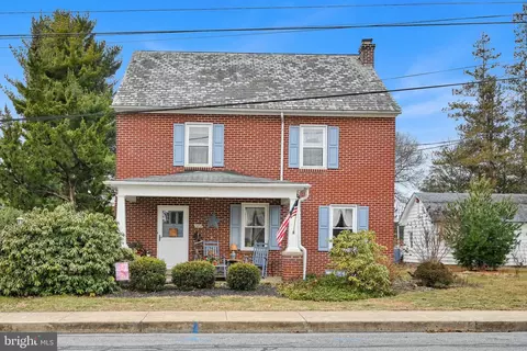 5870 Pine St, East Petersburg, PA 17520