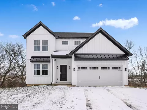 112 Woodlawn Dr, Willow Street, PA 17584