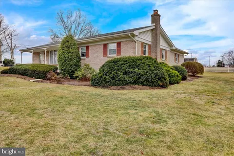 26 Birch Dr, Willow Street, PA 17584