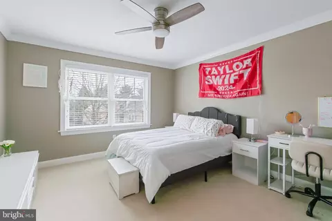 Bedroom - 810 Woodfield Dr, Lititz, PA 17543 photo 5 of 5