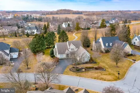 View/Area - 810 Woodfield Dr, Lititz, PA 17543 photo 2 of 5