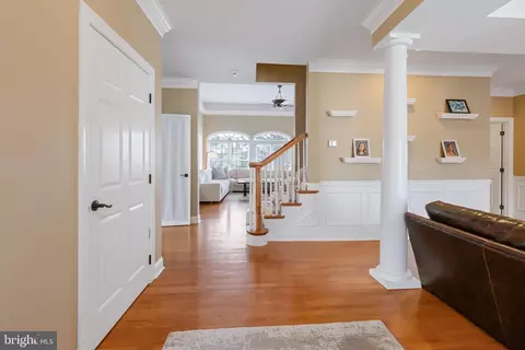 Entry Way - 810 Woodfield Dr, Lititz, PA 17543 photo 2 of 2